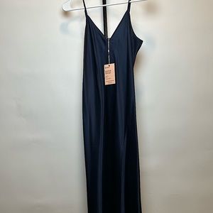 Quince women’s “100% Washable Silk Slip Dress”, navy color, size S